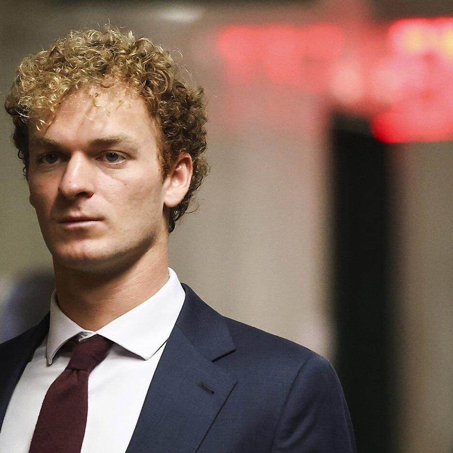 Ex-Marine acquitted in NYC subway chokehold case seeks dismissal of suit brought by victim's father